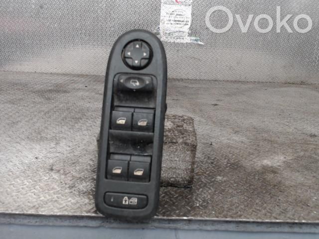 Electric window control switch   649028