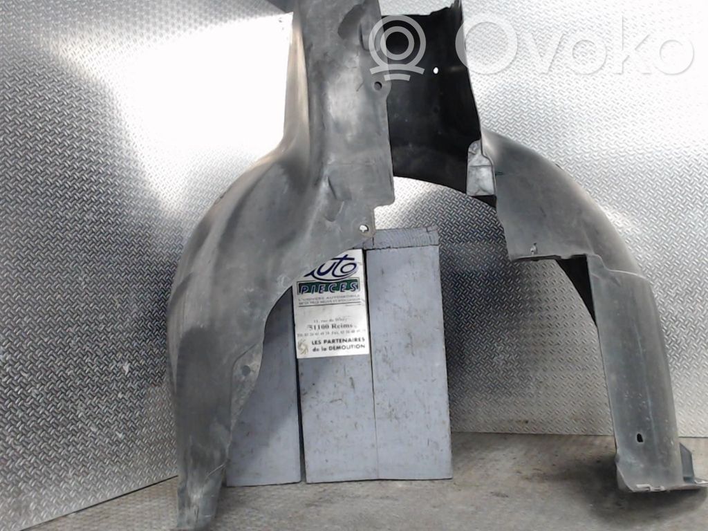Priekinis posparnis   8Z0821171F