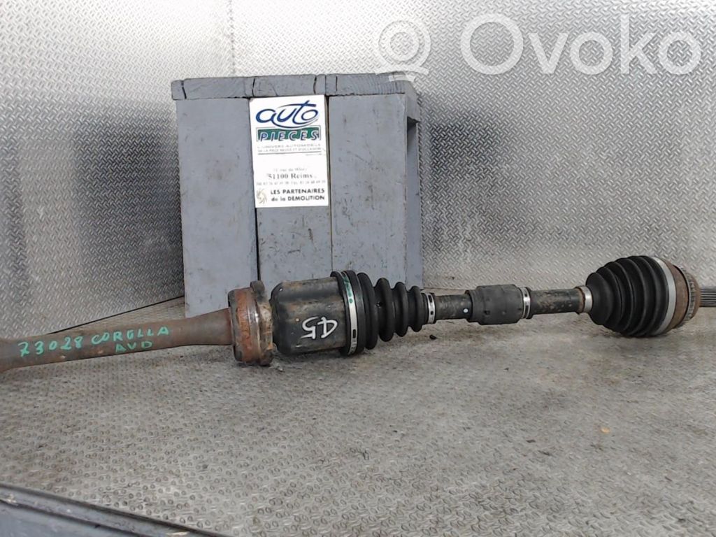 Toyota Corolla Verso E121 Etuvetoakseli 