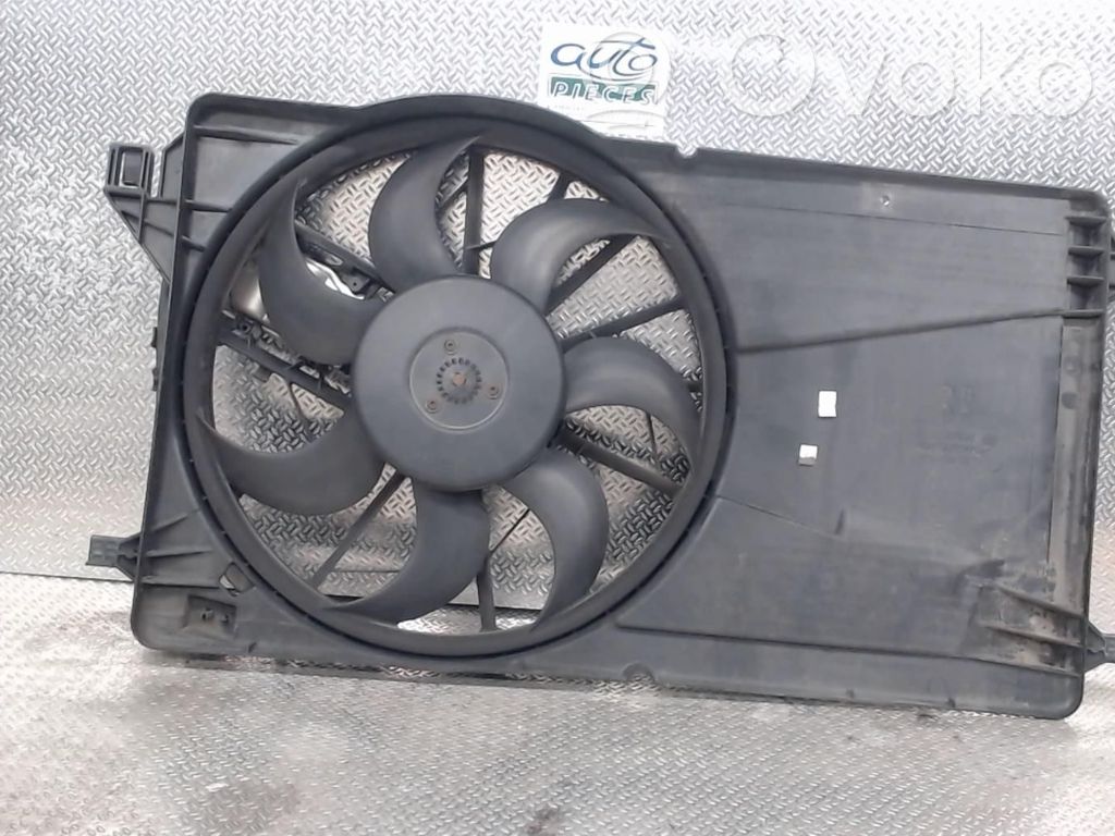 Volvo C30 Elektryczny wentylator chłodnicy 
