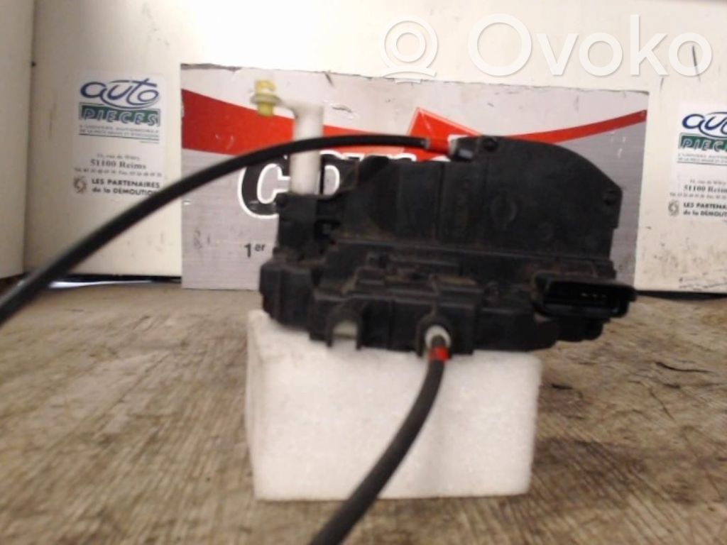 Priekšpusē slēdzene   805019U10C