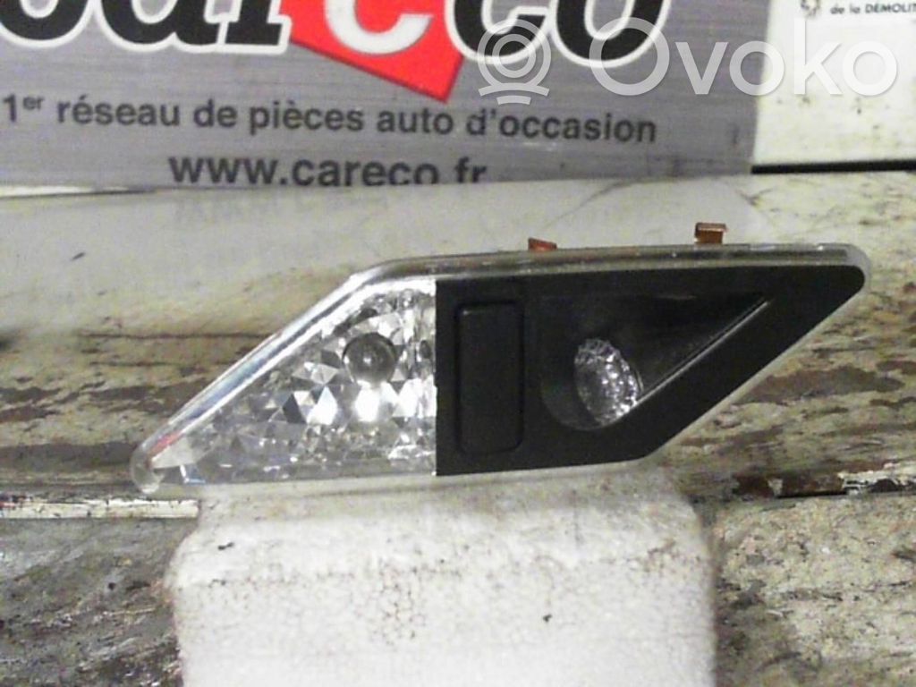 Front seat light   51337077501