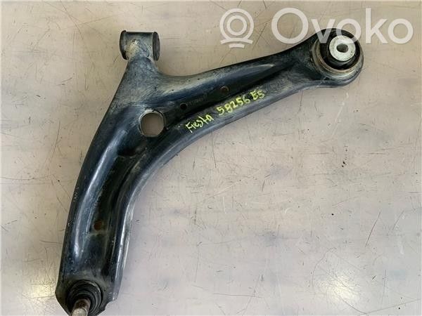 Ford Fiesta Wahacz przedni 