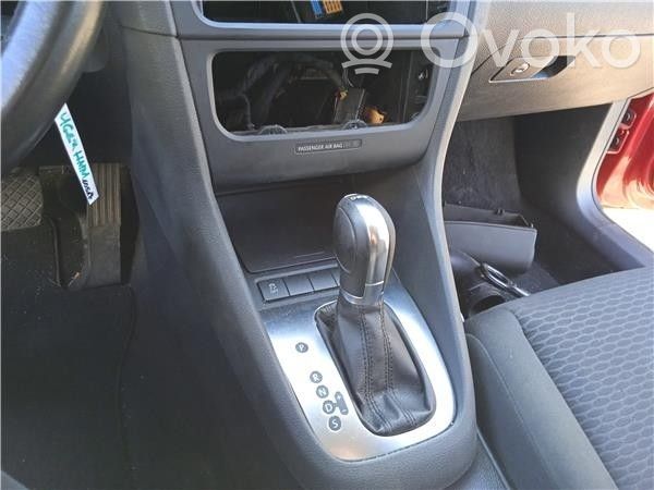 Volkswagen Golf SportWagen Centrinė konsolė 