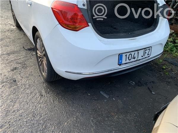 Opel Astra J Parachoques 