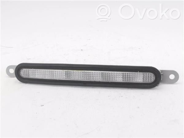 Dritte Bremsleuchte   8334A065