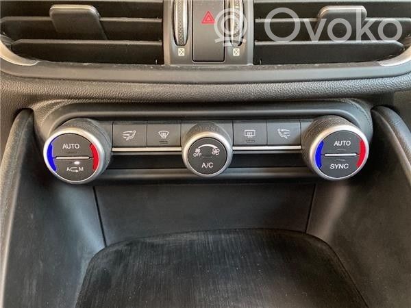 Alfa Romeo Giulia Climate control unit 