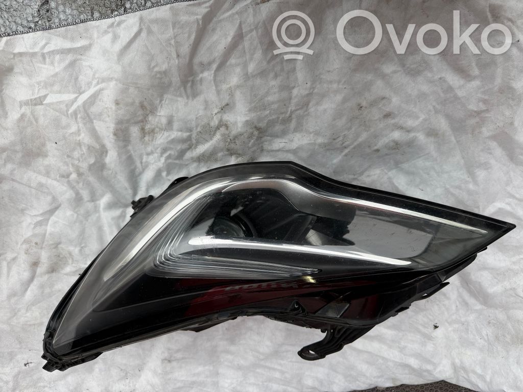 Opel Astra K Lampa przednia 