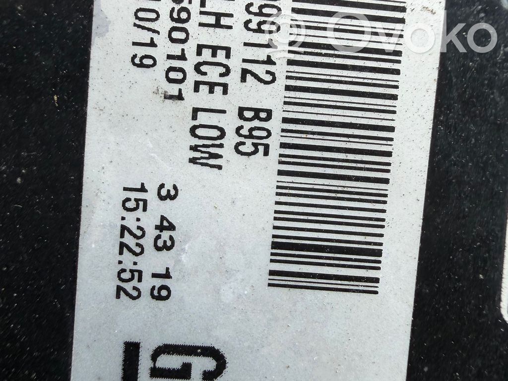 Opel Insignia B Aizmugurējais lukturis virsbūvē 