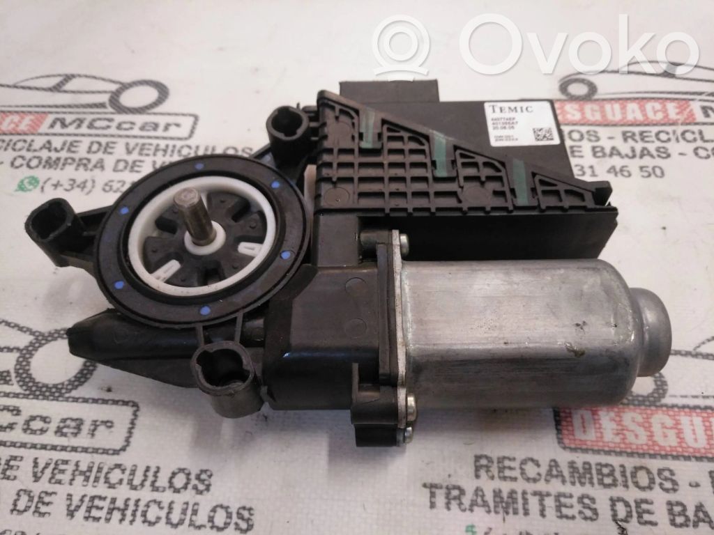 Volkswagen Polo IV 9N3 Motorino alzacristalli della portiera anteriore 