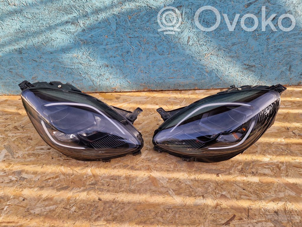 Ford Puma Headlight/headlamp 