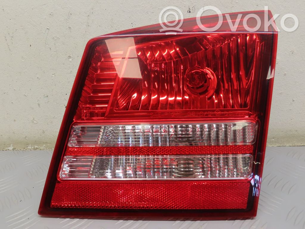 Dodge Journey Aizmugurējais lukturis pārsegā 