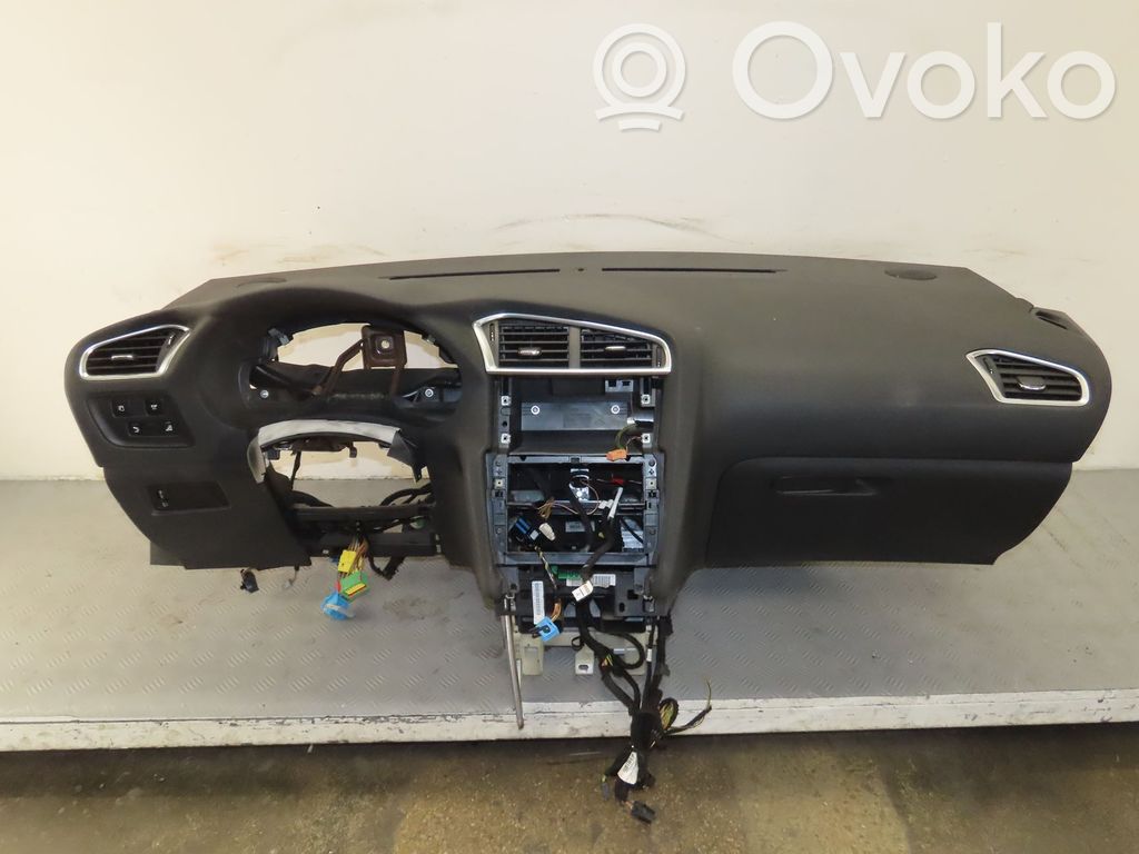 Citroen C4 II Panel de instrumentos 