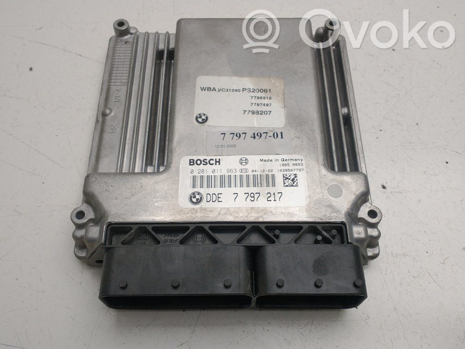 BMW 3 E90 E91 Variklio valdymo blokas 