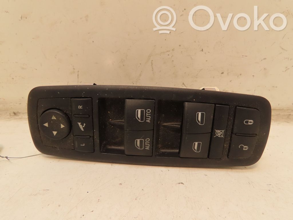 Electric window control switch   68620450AA