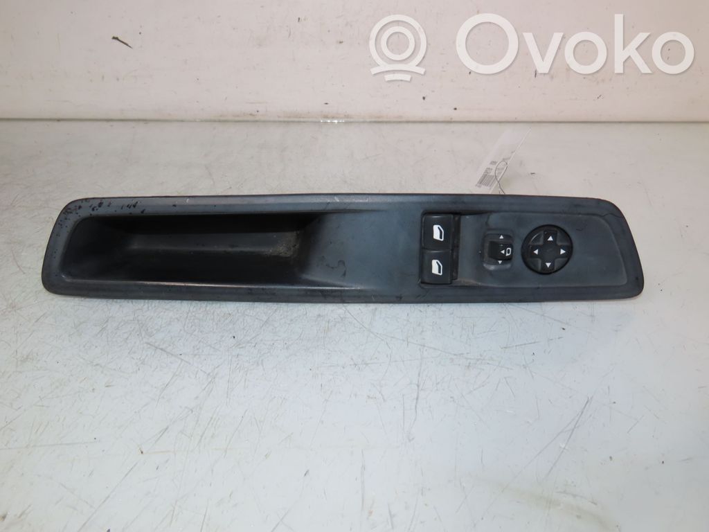 Electric window control switch   98329368ZD