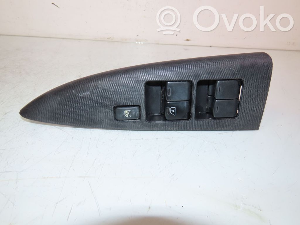 Nissan Note (E11) Electric window control switch 