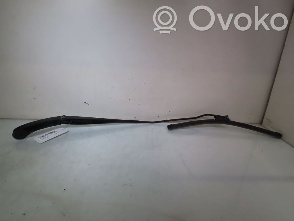 Peugeot Expert Front wiper blade arm 