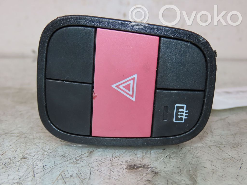Botón interruptor de luz de peligro   6490G3