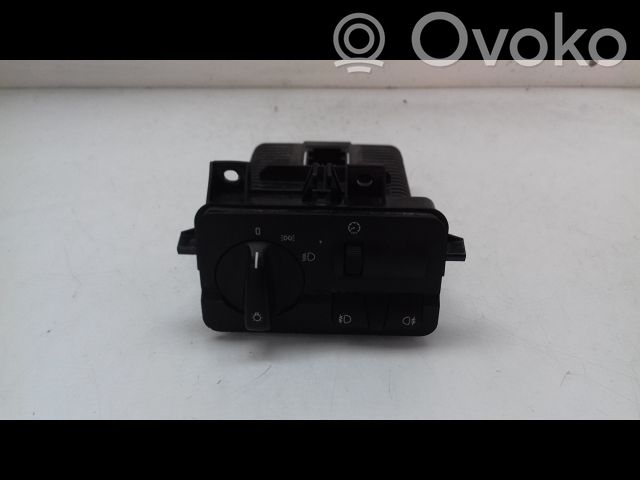 Light switch   61318363668