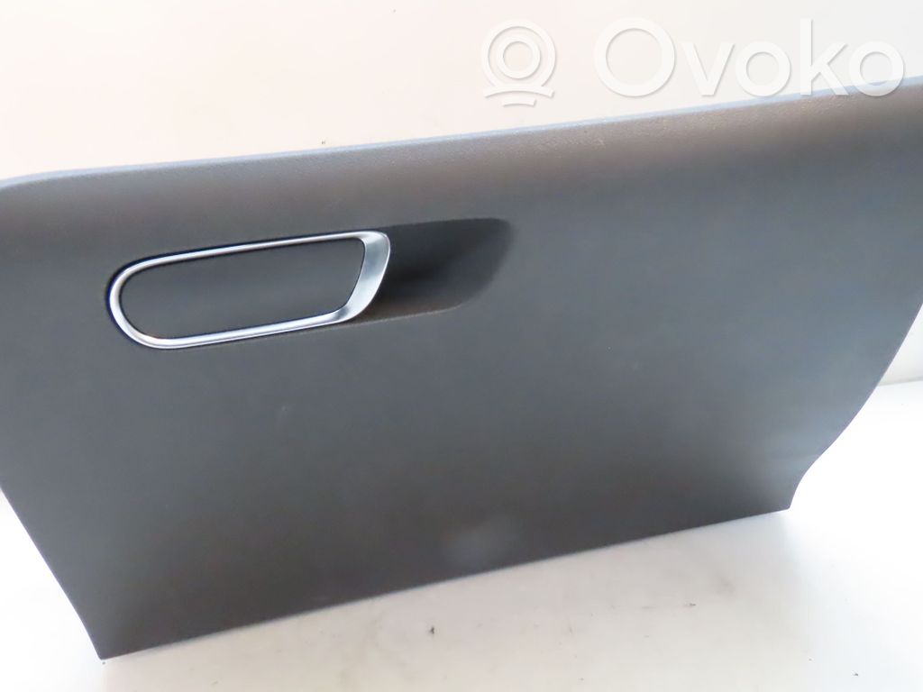 Glove box   1606547480
