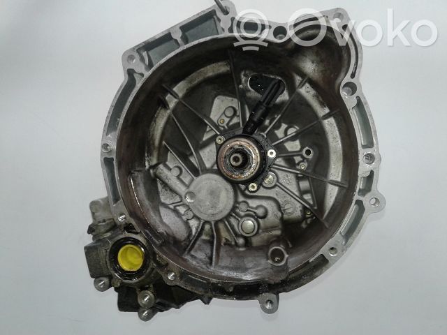 Manual 5 speed gearbox   2014875