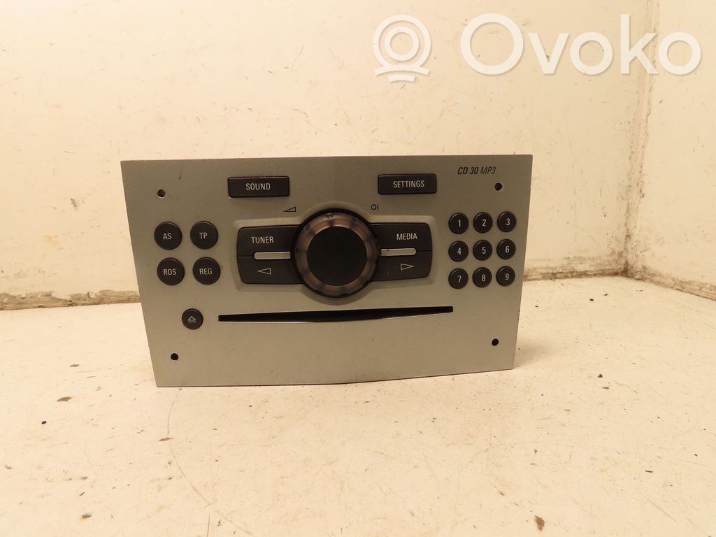 Opel Corsa D Panel / Radioodtwarzacz CD/DVD/GPS 