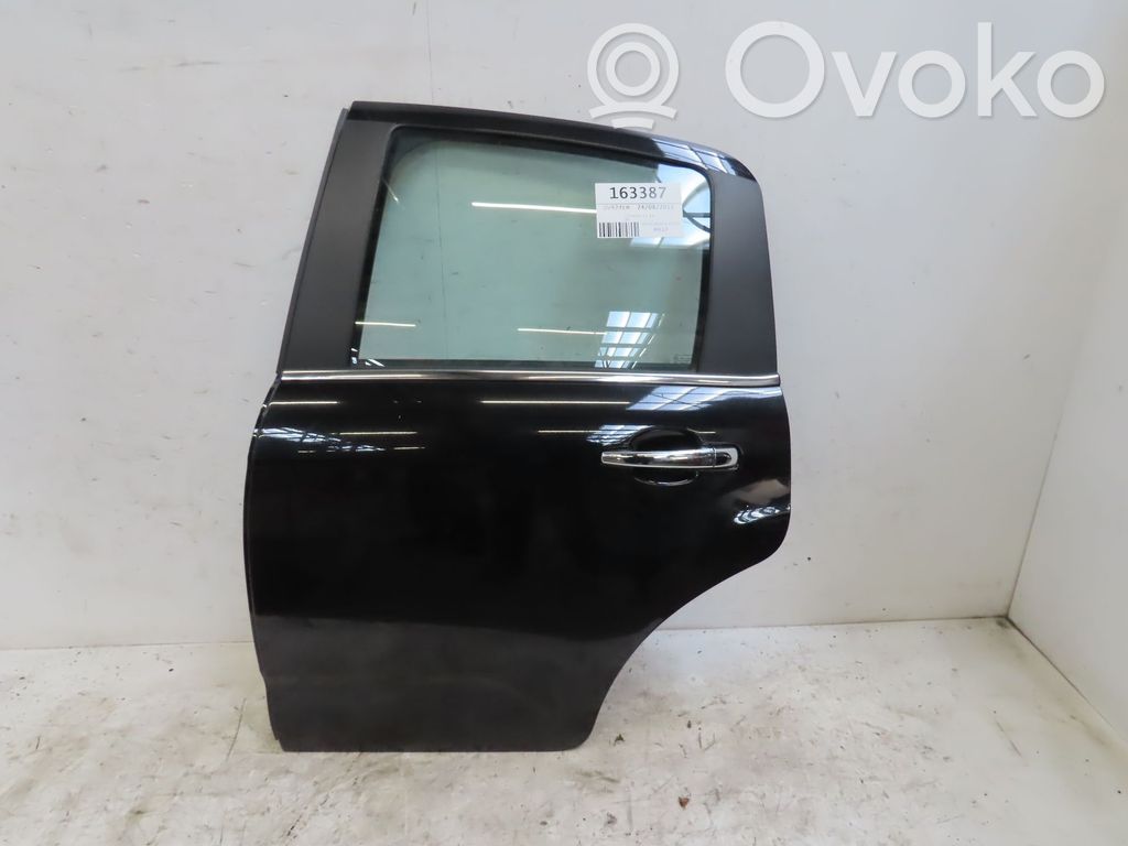 Aizmugurējās durvis   9002CC