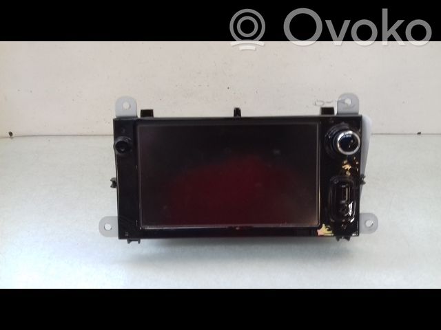 Renault Clio IV Panel / Radioodtwarzacz CD/DVD/GPS 