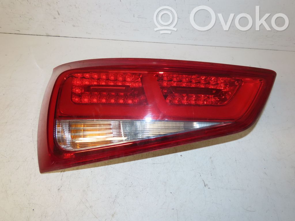 Rear/tail lights   8X0945093E
