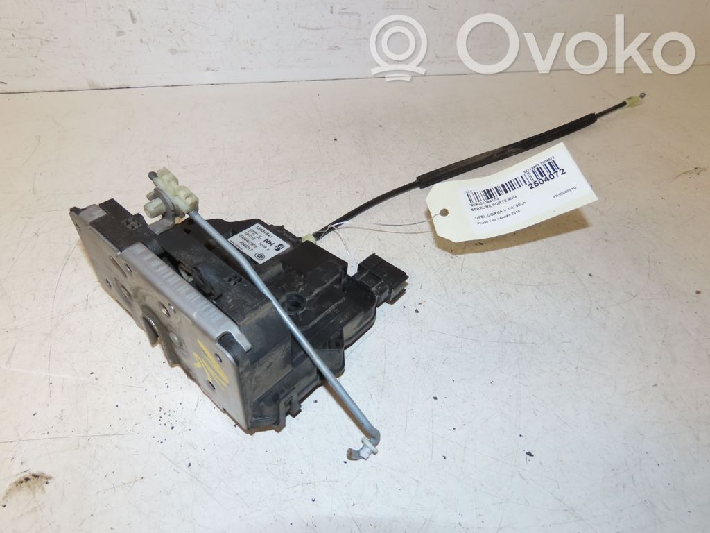 Opel Corsa E Front door lock 