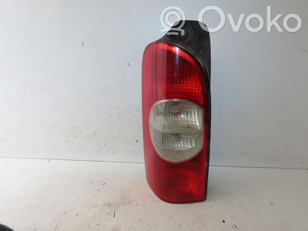 Rear/tail lights   8200171472