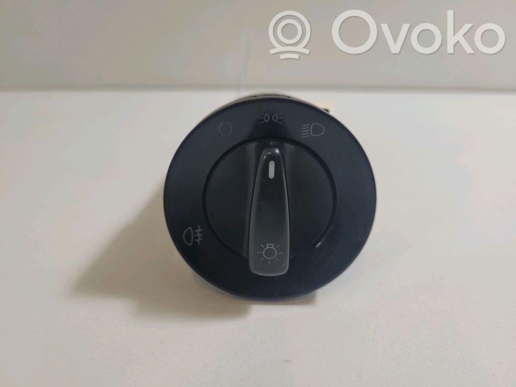 Light switch   1121560
