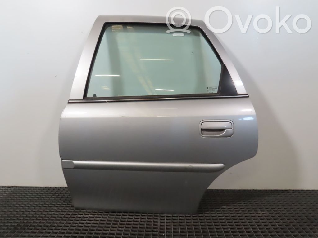 Opel Vectra B Puerta trasera 