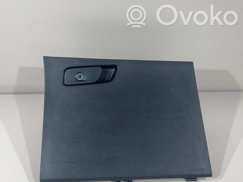 Glove box set   5RL34DX9AE