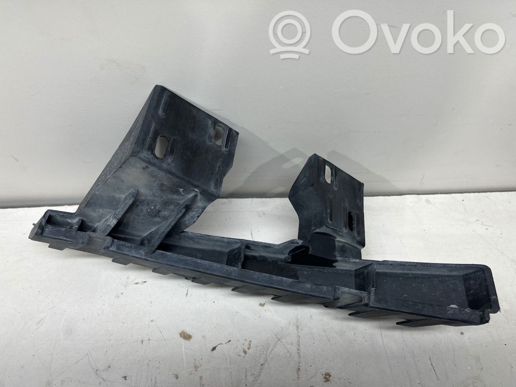 Audi Q7 4L Front bumper mounting bracket 