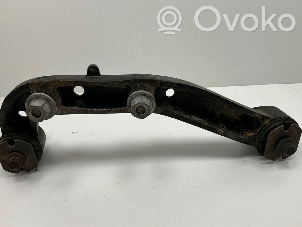 Cadillac Escalade IV Front differential bracket 