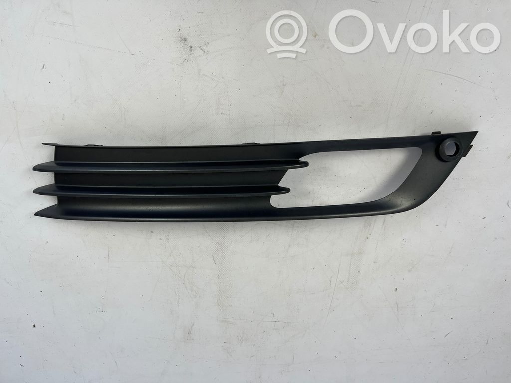 Volvo V70 Etusumuvalon ritilä 