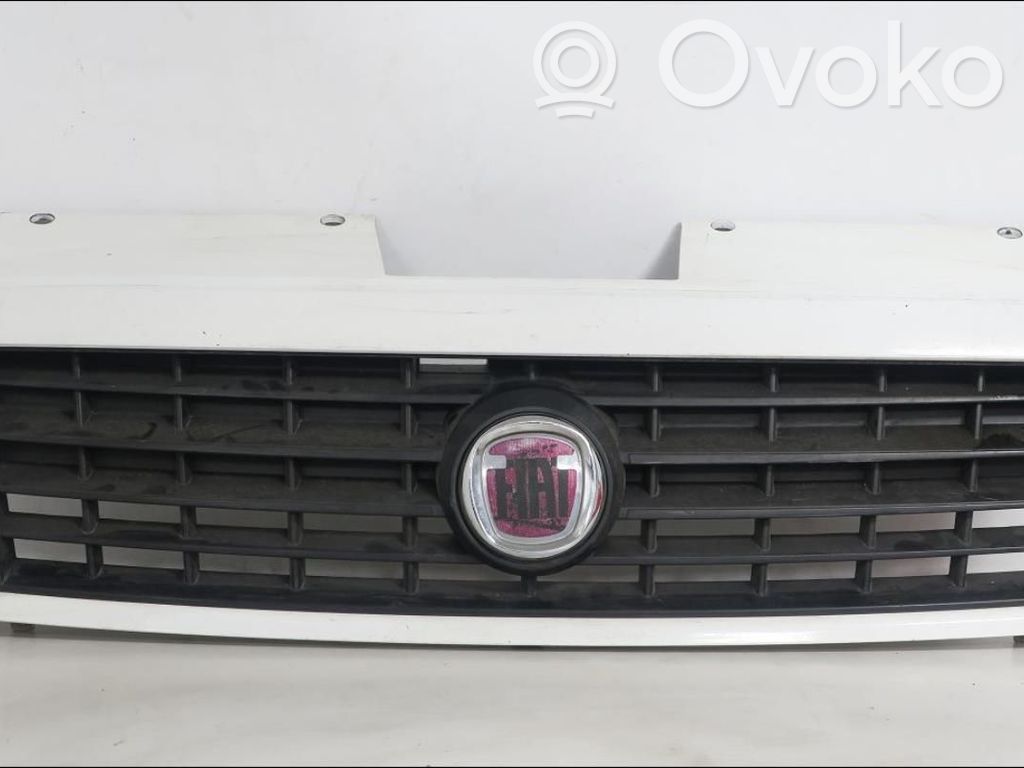 Fiat Doblo Front grill 
