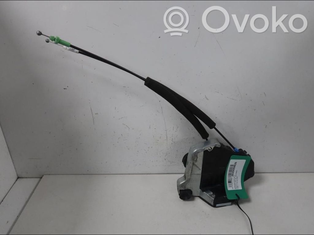 Toyota C-HR I Front door lock 