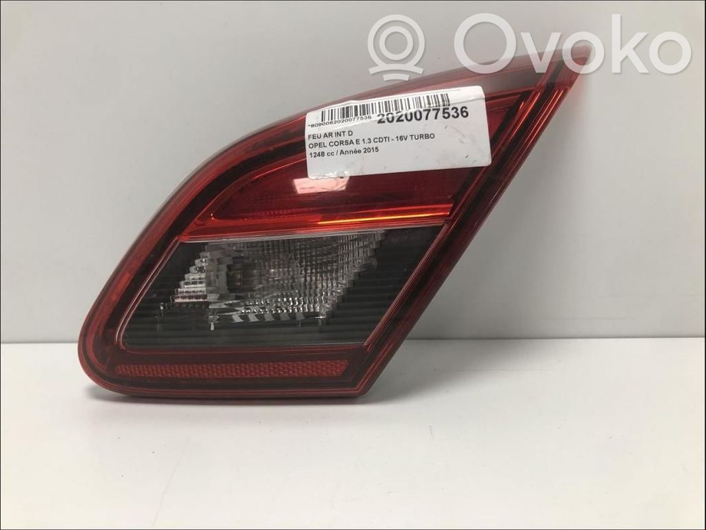 Opel Corsa E Luces portón trasero/de freno 
