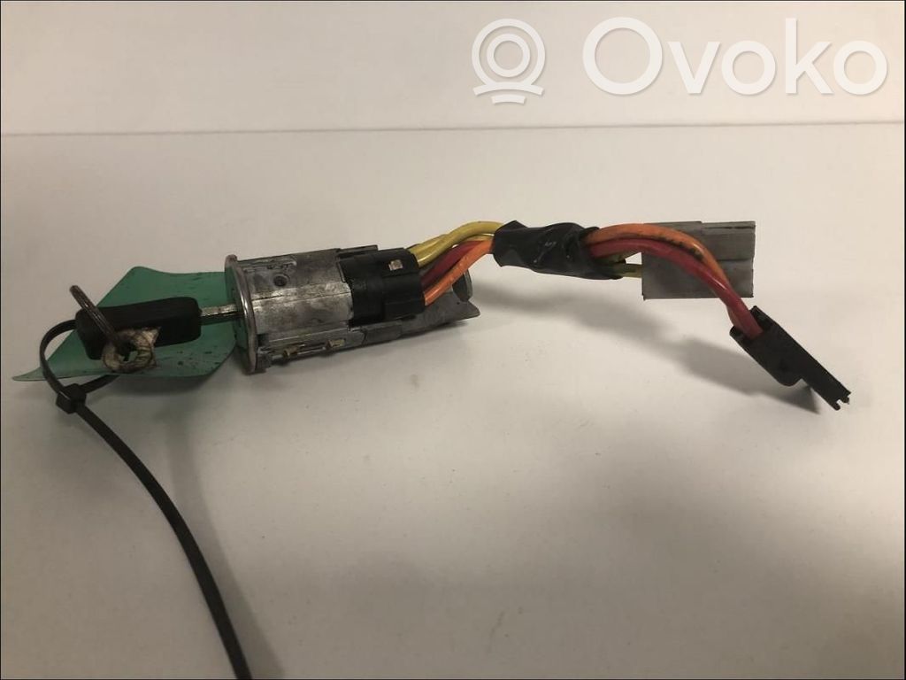 Ohjauspyörän lukitus   7701469773