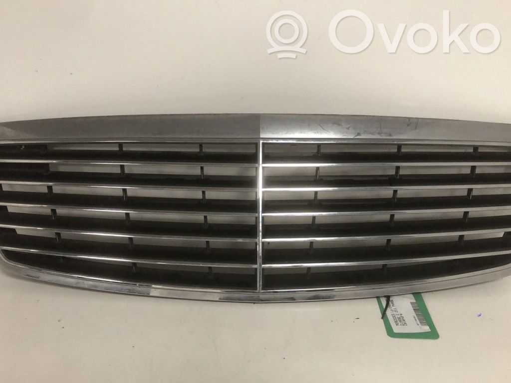 Mercedes-Benz E W211 Atrapa chłodnicy / Grill 