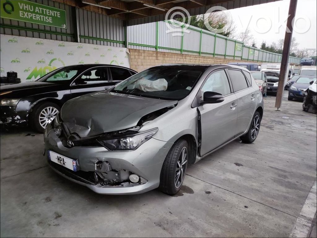 Toyota Auris E180 Wspomaganie hamulca 