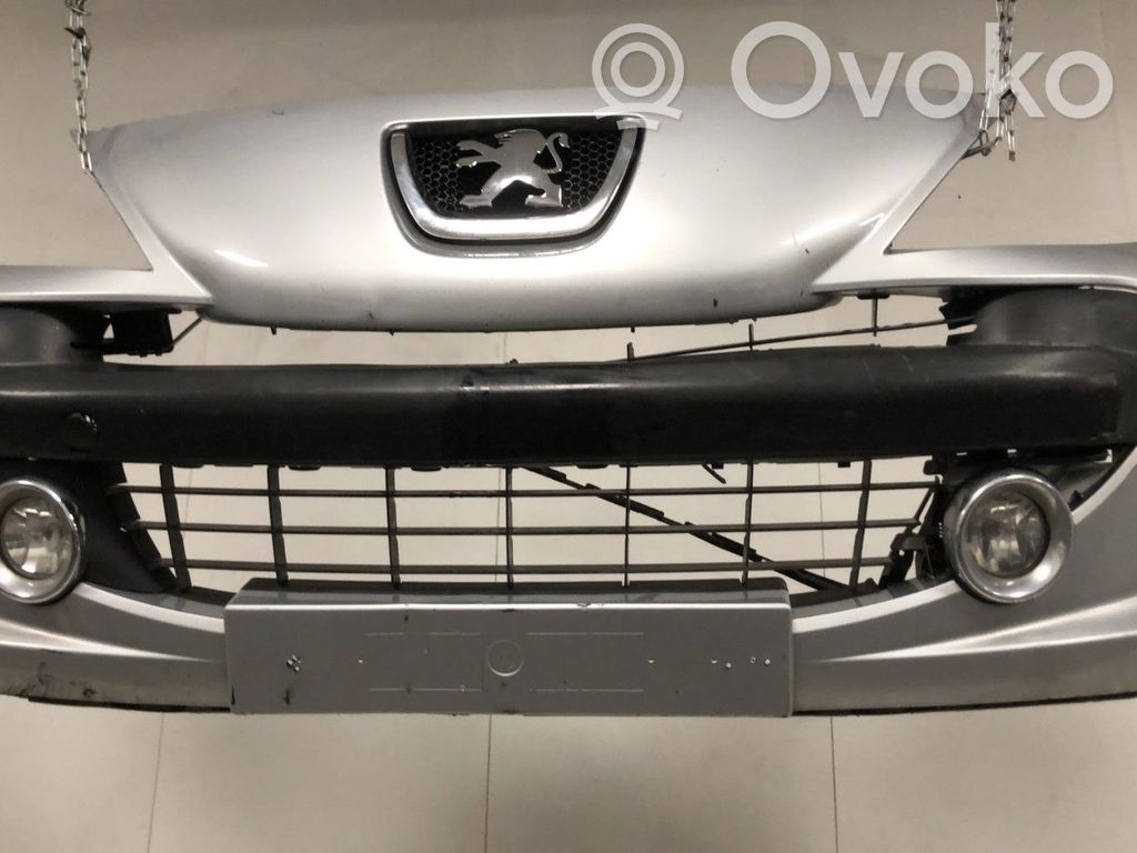 Peugeot 207 Parachoques delantero 