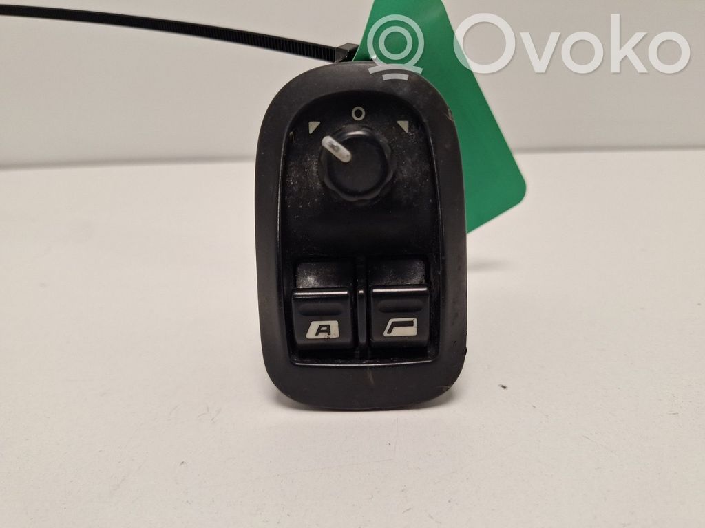 Electric window control switch   6552WL