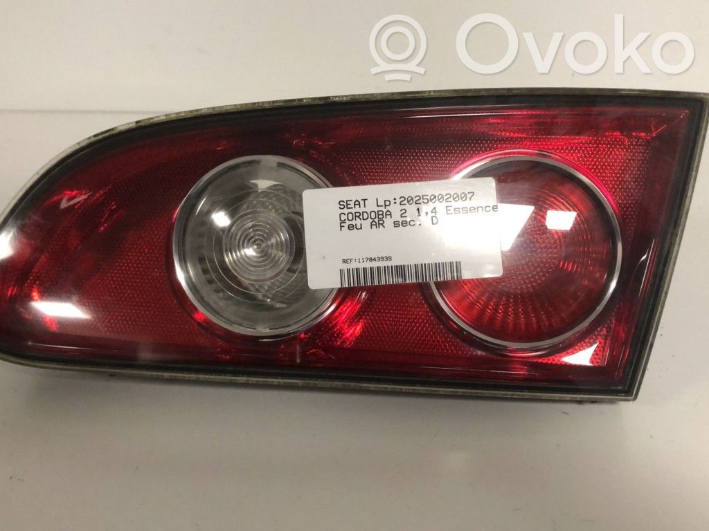 Seat Cordoba (6L) Lampy tylnej klapy bagażnika 