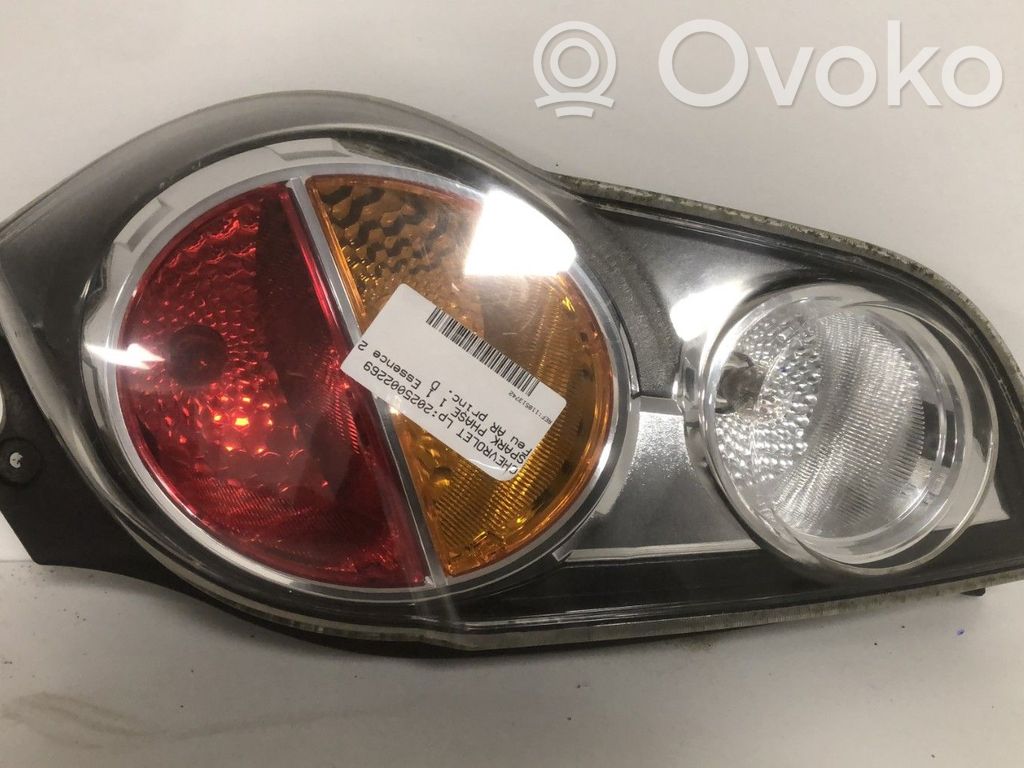 Chevrolet Spark Aizmugurējais lukturis virsbūvē 
