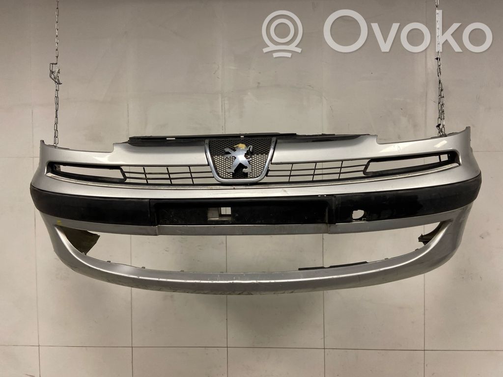 Peugeot 807 Parachoques delantero 