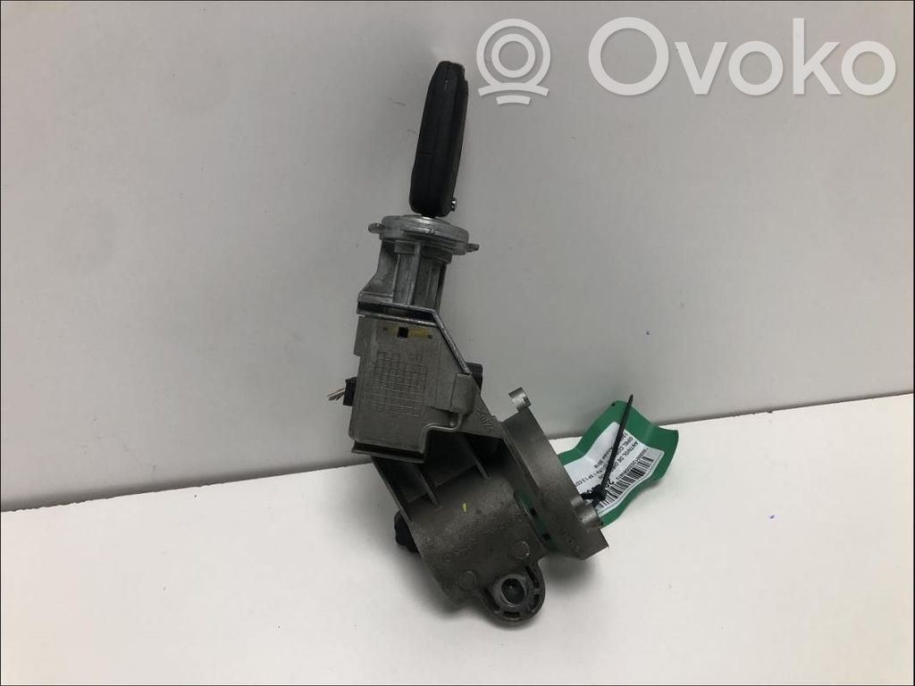 Ohjauspyörän lukitus   93181728